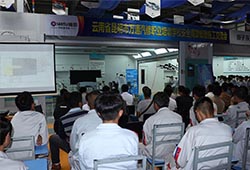 企業(yè)進行技術(shù)演示，讓學子零距離接觸高端技術(shù)