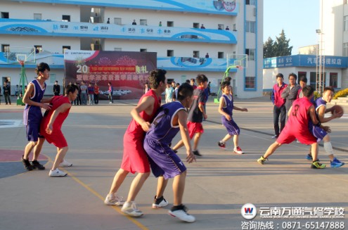 比賽現場你爭我奪，氣氛非常緊張激烈.jpg