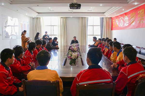政府領導、學校領導參與學員座談會.jpg