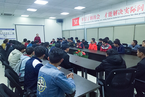 學員接受企業培訓.jpg